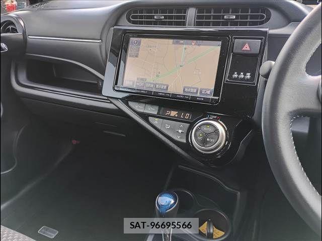 Toyota AQUA 2016-05 8795258-5