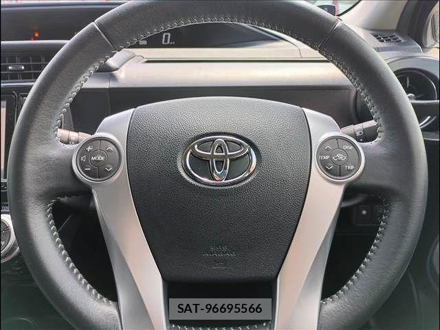 Toyota AQUA 2016-05 8795258-8