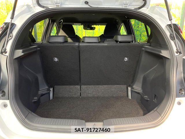 Toyota AQUA 2023-10 8795229-9