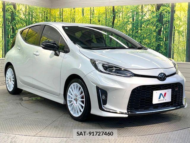 Toyota AQUA 2023-10 8795229-15