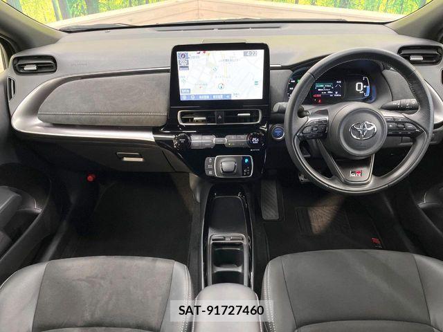 Toyota AQUA 2023-10 8795229-1