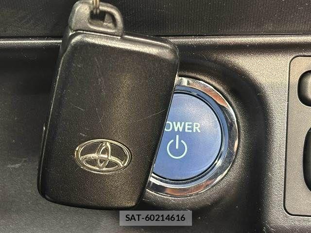 Toyota AQUA 2014-01 8795260-9