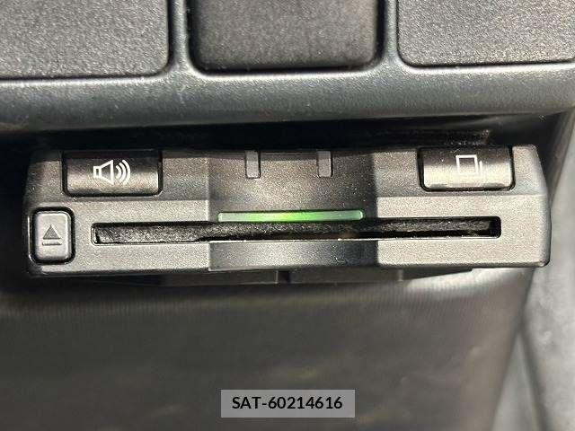 Toyota AQUA 2014-01 8795260-4