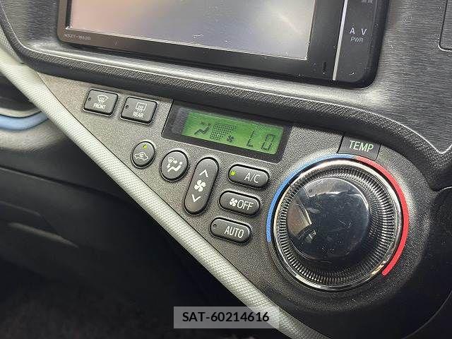 Toyota AQUA 2014-01 8795260-7