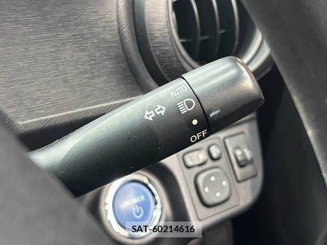 Toyota AQUA 2014-01 8795260-8