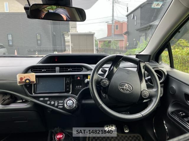 Toyota AQUA 2016-04 8795259-14