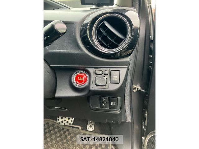 Toyota AQUA 2016-04 8795259-16