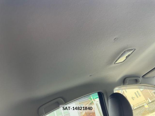Toyota AQUA 2016-04 8795259-24