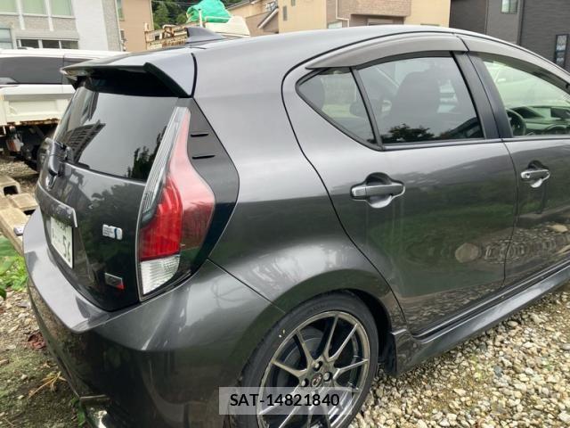 Toyota AQUA 2016-04 8795259-5