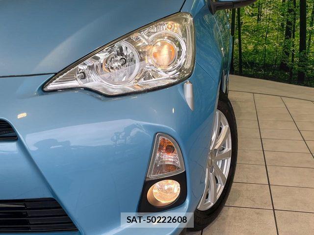 Toyota AQUA 2014-02 8795261-11