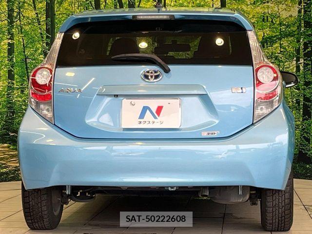 Toyota AQUA 2014-02 8795261-14