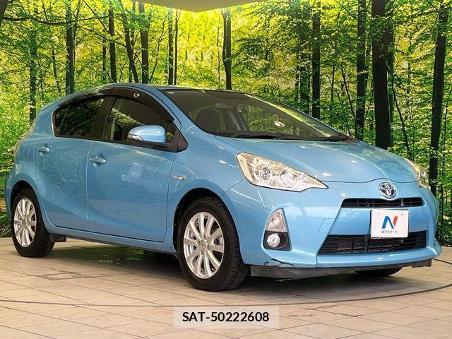 Toyota AQUA 2014-02 8795261-15