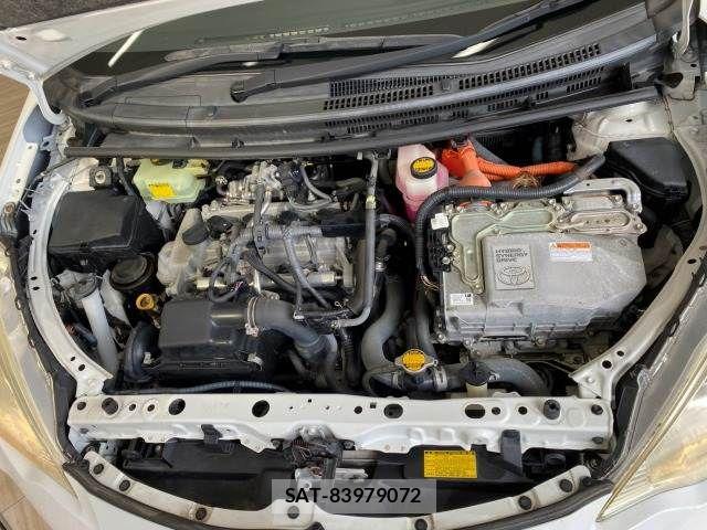 Toyota AQUA 2013-06 8795256-9