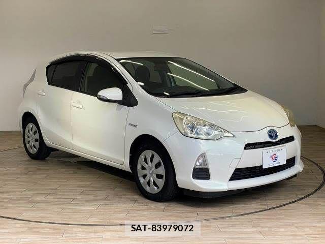 Toyota AQUA 2013-06 8795256-15