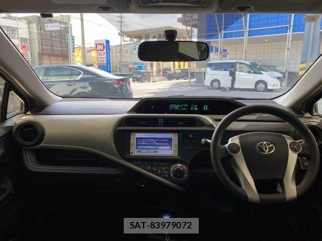 Toyota AQUA 2013-06 8795256-1
