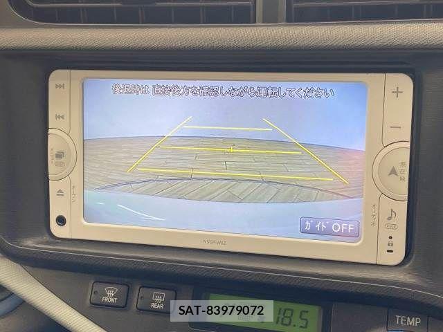 Toyota AQUA 2013-06 8795256-3