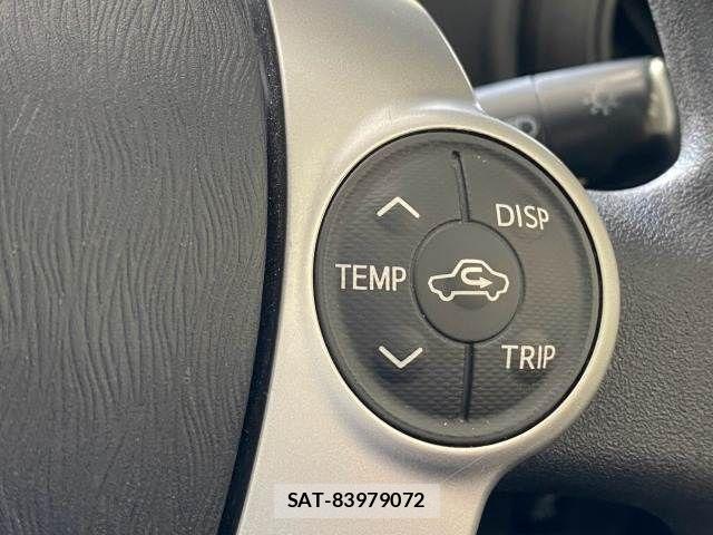 Toyota AQUA 2013-06 8795256-4