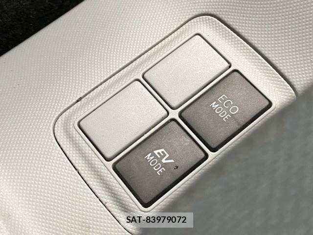 Toyota AQUA 2013-06 8795256-5