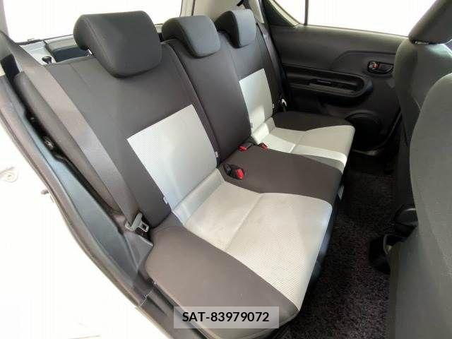 Toyota AQUA 2013-06 8795256-7