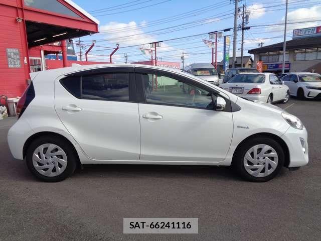 Toyota AQUA 2016-07 8795251-4