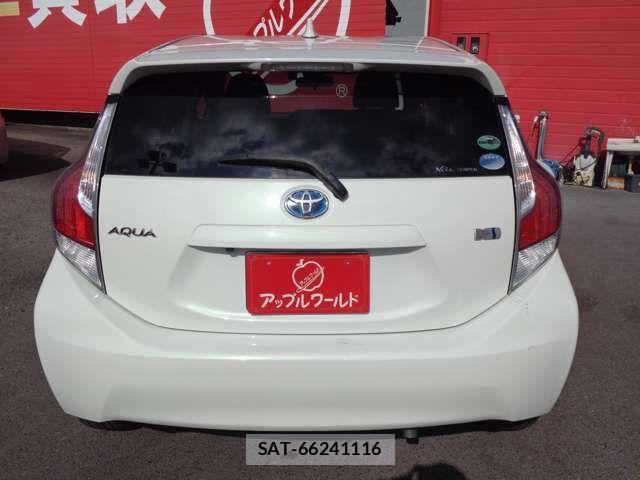 Toyota AQUA 2016-07 8795251-7