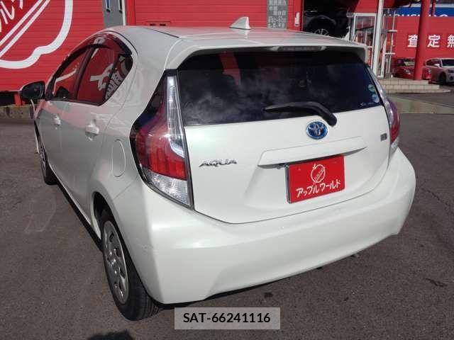 Toyota AQUA 2016-07 8795251-8