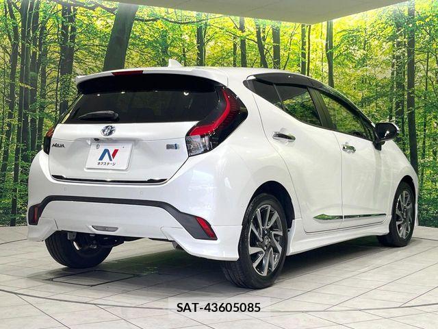 Toyota AQUA 2022-03 8795231-16