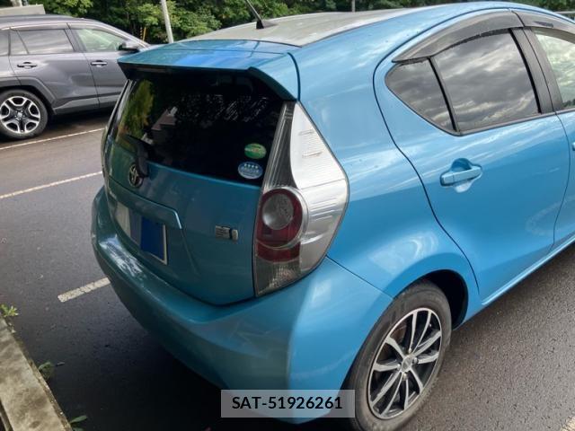 Toyota AQUA 2013-05 8795273-10