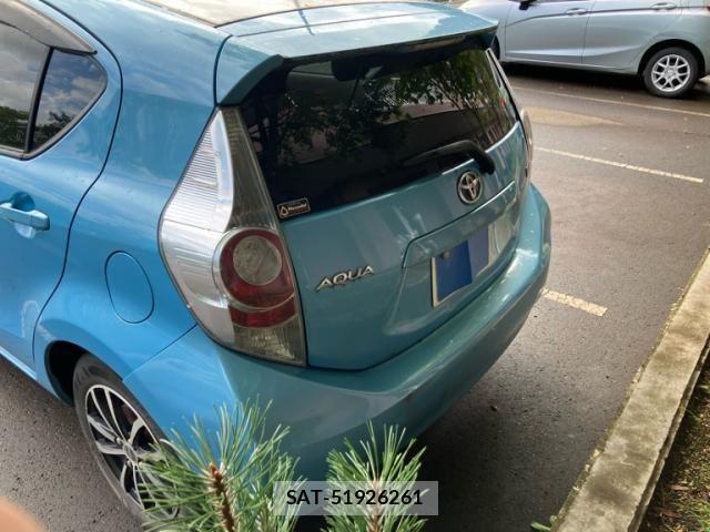 Toyota AQUA 2013-05 8795273-11