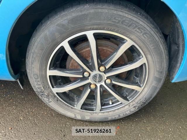 Toyota AQUA 2013-05 8795273-15