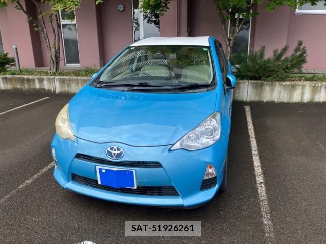 Toyota AQUA 2013-05 8795273-1