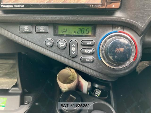 Toyota AQUA 2013-05 8795273-23