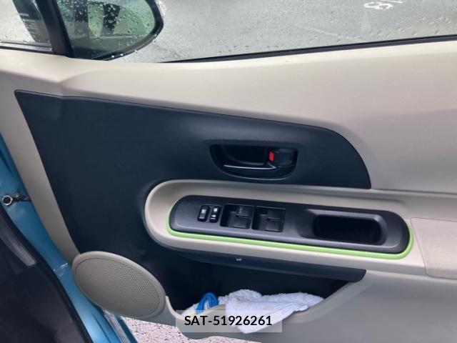 Toyota AQUA 2013-05 8795273-6