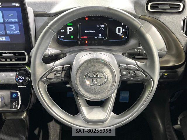 Toyota AQUA 2021-08 8795233-10