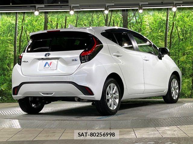 Toyota AQUA 2021-08 8795233-16