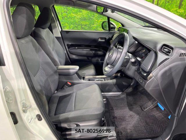 Toyota AQUA 2021-08 8795233-7