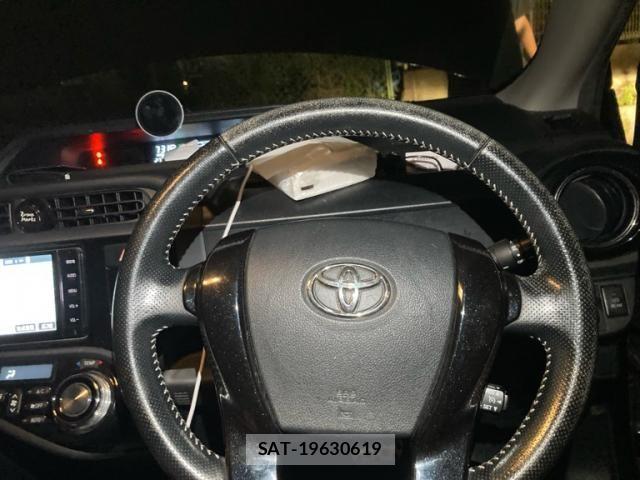 Toyota AQUA 2015-11 8795264-15