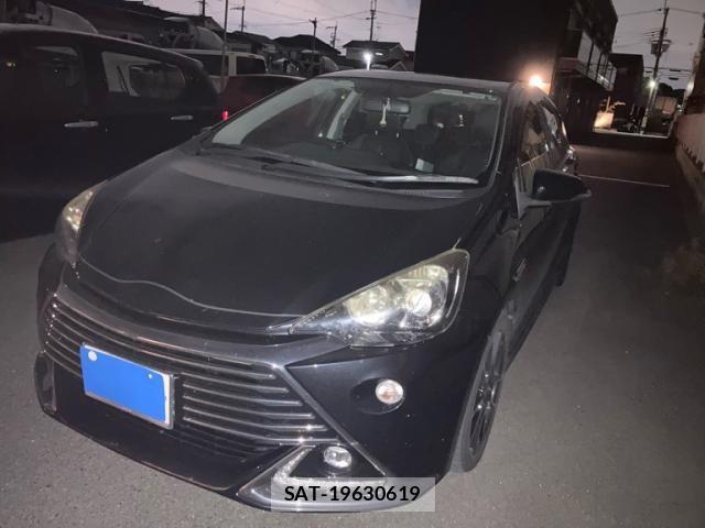 Toyota AQUA 2015-11 8795264-2