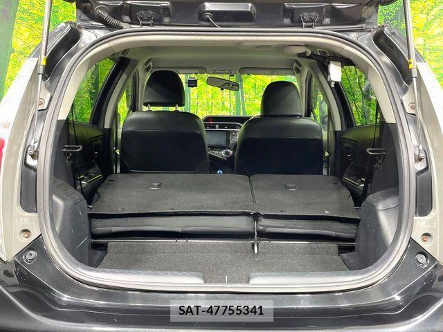 Toyota AQUA 2013-11 8795249-11