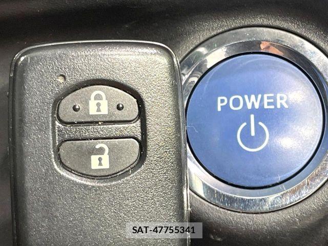 Toyota AQUA 2013-11 8795249-7