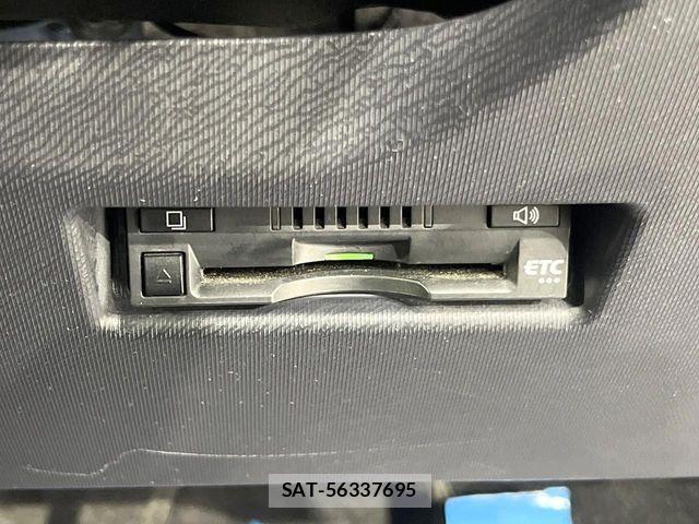 Toyota AQUA 2018-02 8795247-5