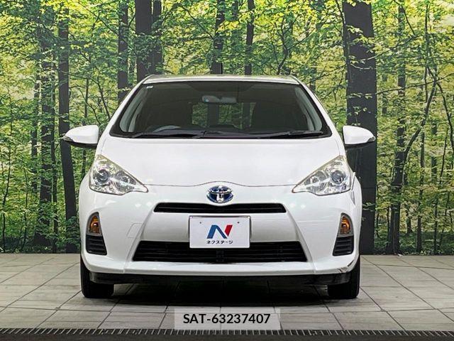 Toyota AQUA 2013-09 8795253-13