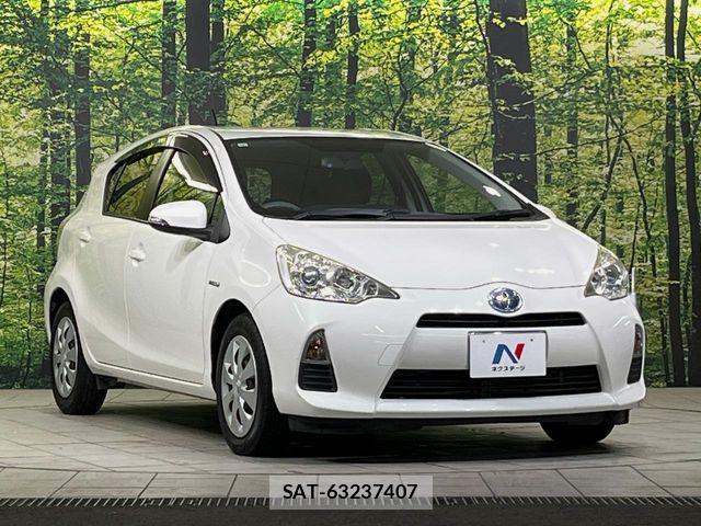 Toyota AQUA 2013-09 8795253-15