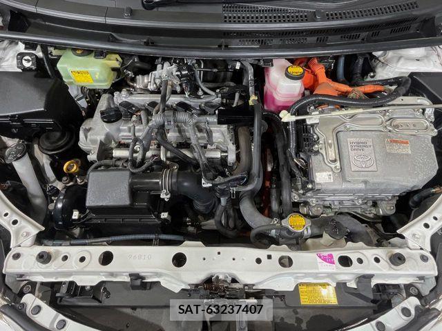 Toyota AQUA 2013-09 8795253-17