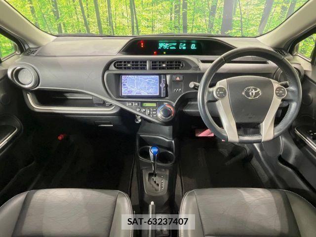 Toyota AQUA 2013-09 8795253-1