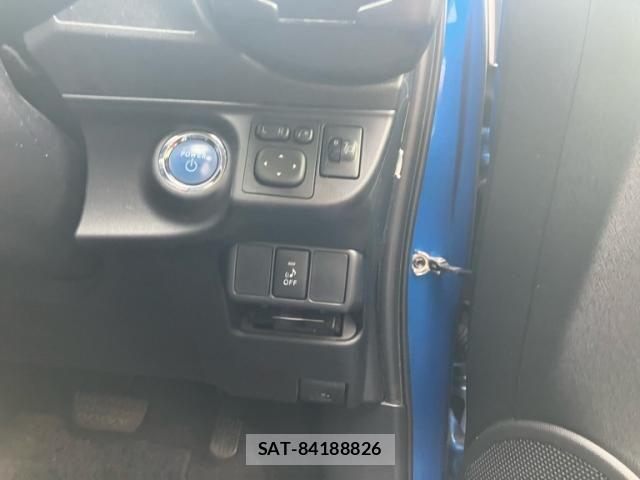 Toyota AQUA 2014-07 8795271-13
