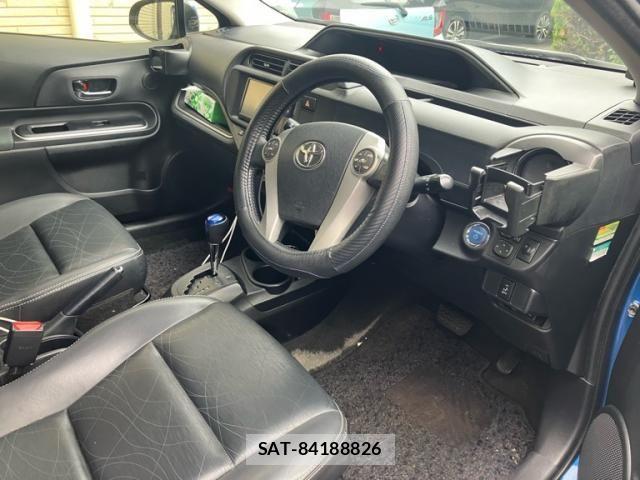 Toyota AQUA 2014-07 8795271-15