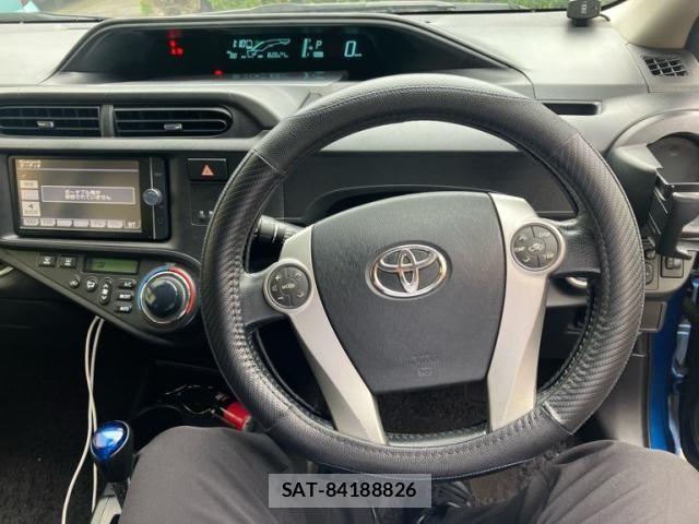 Toyota AQUA 2014-07 8795271-16