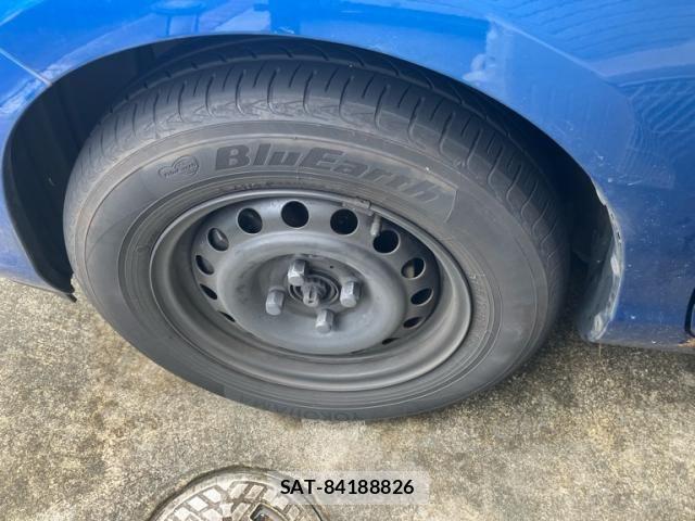 Toyota AQUA 2014-07 8795271-7