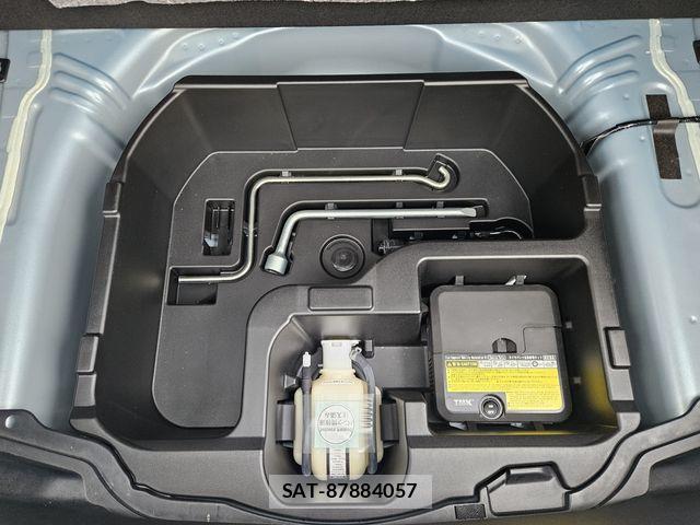 Toyota AQUA 2014-09 8795263-13